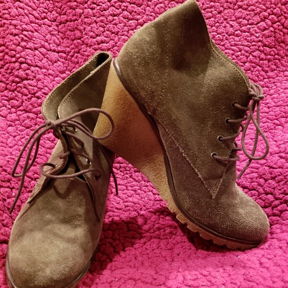 sketchers wedge boots